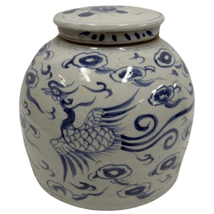 Čínská porcelánová uzavíratelná nádoba s tradičními modrými malbami, která v sobě nese kouzlo historického umění.