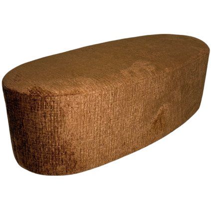 Oválná podnožka Soul v látce Fusion Copper. Elegantní, praktická a stylová – ideální k posezení, odložení i jako solitér.