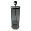 Lampa se skleněnou podstavou v podobě elegantního válce.