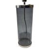 Lampa se skleněnou podstavou v podobě elegantního válce.