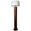 Lampa vytvořená ze starého indického sloupu s autentickou patinou.