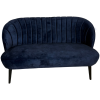 Designová lavice Bardot v sametové látce Adore Indigo. Tmavě modrý odstín dodá interiéru sofistikovanost a klidnou eleganci.