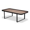 Stylový konferenční stůl Hunt s černou kovovou podnoží a masivní mangovou deskou. Minimalistický design s industriálním nádechem.
